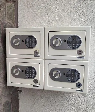 Sajmon So Saunou Апартаменты