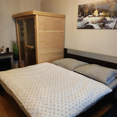 Sajmon So Saunou Apartamento