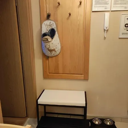 Sajmon So Saunou Маков