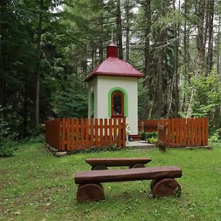 Sajmon So Saunou Маков