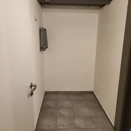 Sajmon So Saunou Апартаменты Маков