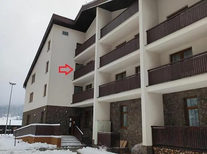 Sajmon So Saunou * Trencsénmakó